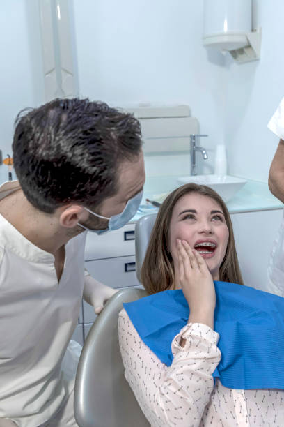 Best Cracked Tooth Emergency Dentist  in Guilford Center, CT